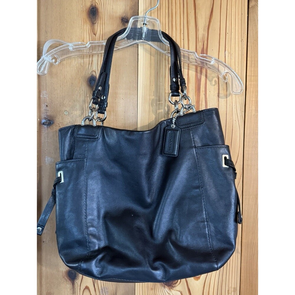 Coach women’s black leather purse Silver Hardware Very Clean